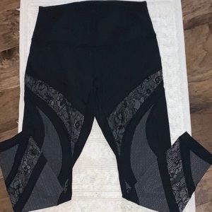 Lululemon size 10 leggings with lace detailing